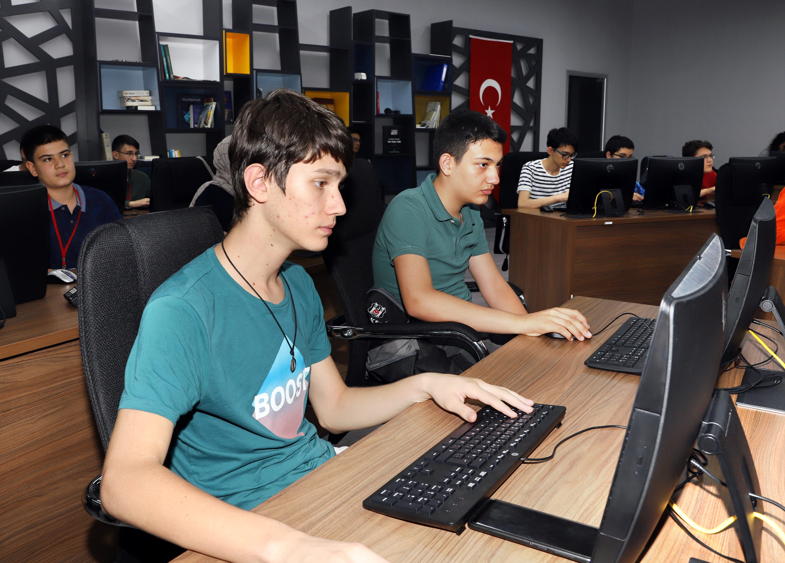 BİLİM MERKEZİNDEN “YENİ UFUKLARDA YAŞAM ARAYIŞI” TEMALI EĞİTİM