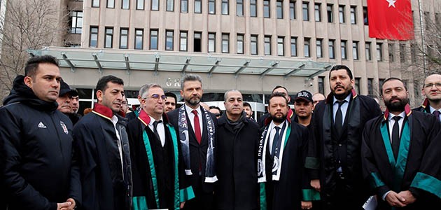  BEŞİKTAŞ TARAFTARI, DERBİ HAKEMLERİ HAKKINDA SUÇ DUYURUSUNDA BULUNDU 