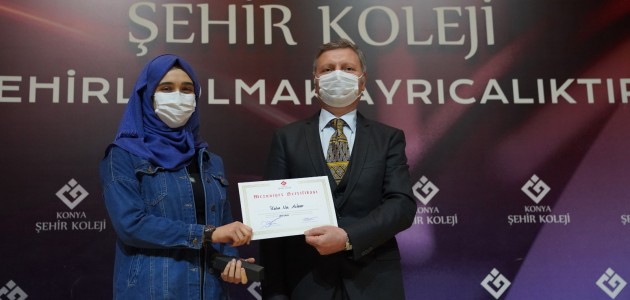 Şehir Koleji'nde Ödül Töreni