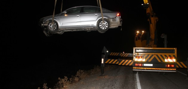  Beyşehir'de Otomobil Uçurumdan Düştü