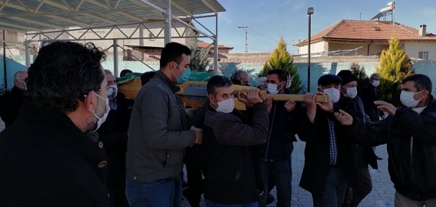 Halkapınar'da Karbonmonoksitten Zehirlenen 3 Kişi Defnedildi