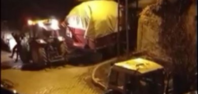 Ilgın'da Devrilen Traktörün Sürücüsü Atlayarak Kurtuldu