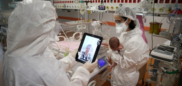  Kovit-19 Nedeniyle Bebeklerinden Ayrı Kalan Anneye Sürpriz 