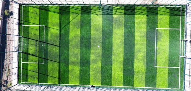 Meram Belediyesi 10 Okula Halı Saha Yapıyor