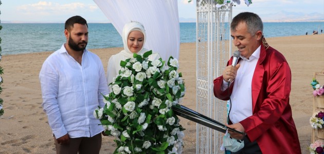  Nikah Memuru, Bu Kez Kızının Nikahını Kıydı
