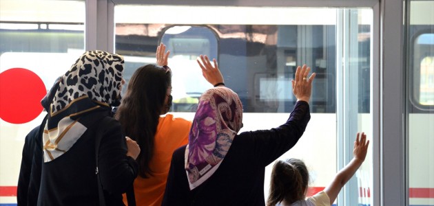 Konya YHT'de bayram yoğunluğu başladı
