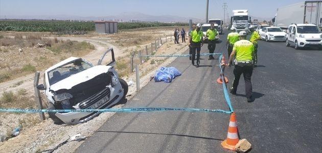 KONYA'DA TRAFİK KAZASI : 2 ÖLÜ