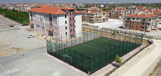 KARATAY’DA 30 OKULA 30 YENİ HALI SAHA