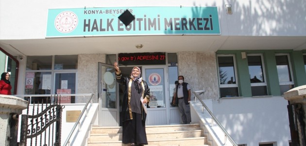 58 Yaşında Lise Diploması Aldı