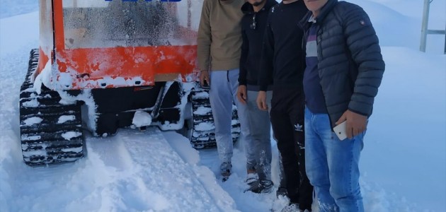 Ahırlı'da mahsur kalan 3 kişiyi Afad kurtardı