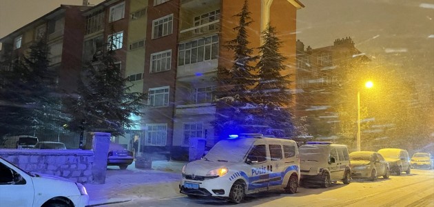 Konya'da; Evinde bıçaklanmış halde ölü bulundu!