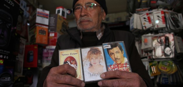 Konya bedesten çarşısında yarım asırdır işini sevgiyle sürdürüyor