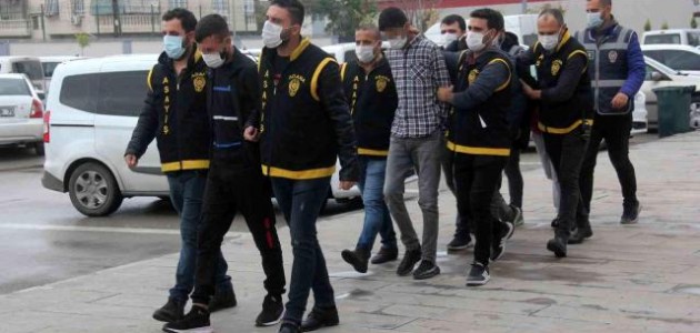 Köpek satışı ilanıyla dolandırıcılık yaptığı öne sürülen 8 zanlı tutuklandı
