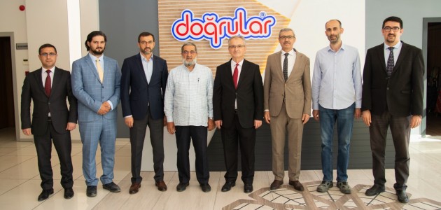 REKTÖR PROF. DR.ÖZÇELİK’TEN DOĞRULAR EV ÜRÜNLERİ FİRMASINA ZİYARET