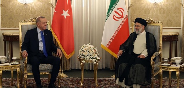  Cumhurbaşkanı Erdoğan, İran Cumhurbaşkanı Reisi ile görüştü