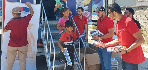  Mevsimlik işçilerin çocukları Bilim TIRI’yla tanıştı