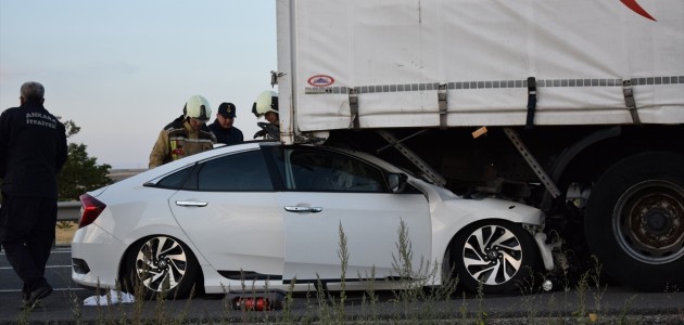  Konya’da otomobil kamyona ok gibi saplandı: 1 ölü, 3 yaralı