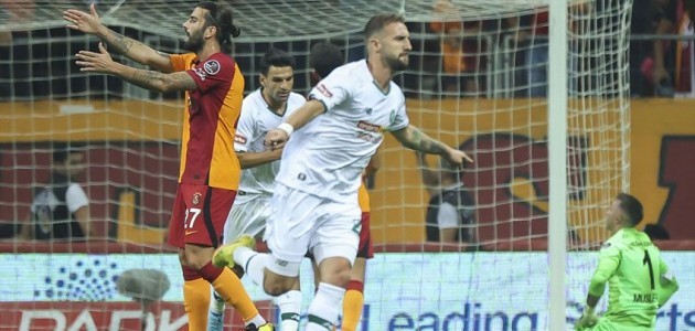 Konyaspor liderliği Galatasaray'a devretti   