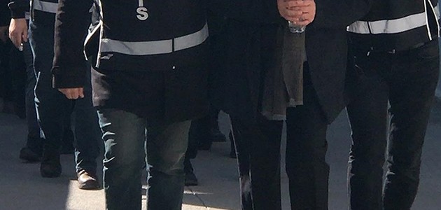 KONYA'DA BIÇAKLI KADIN  DEHŞET SAÇTI!