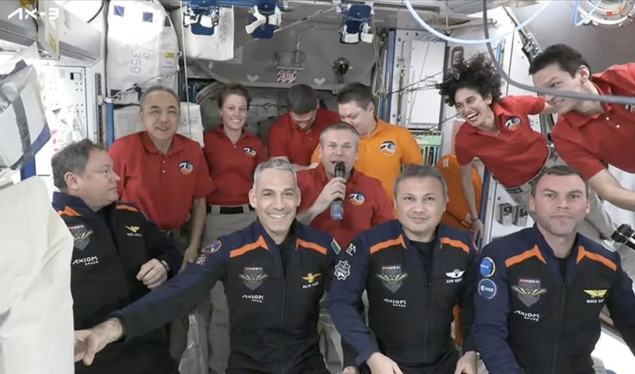 İlk Türk astronot Alper Gezeravcı’nın da yer aldığı Ax-3 ekibi istasyona giriş yaptı