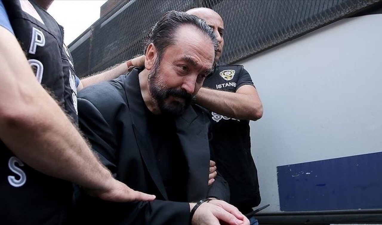 Organize suç örgütü elebaşı Adnan Oktar, cezaevinde de rahat durmuyor 