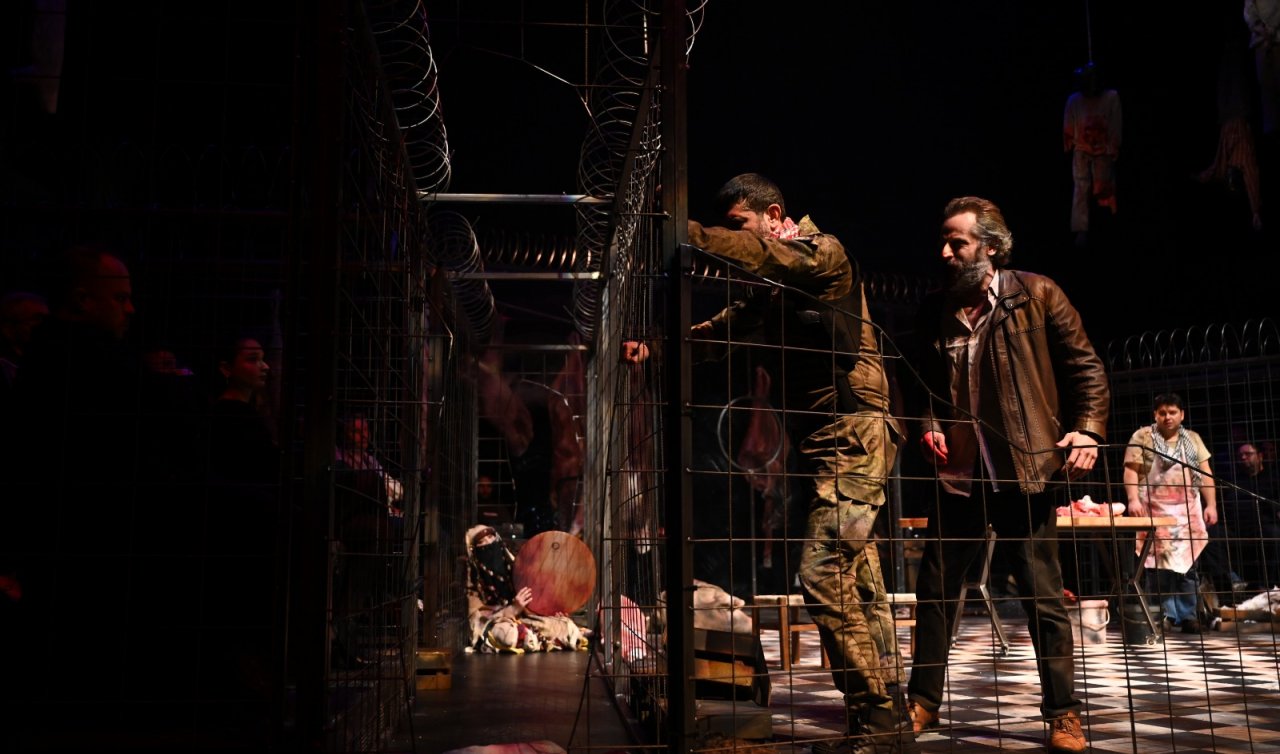 Konya Şehir Tiyatrosu’nun İsrail Zulmüne Dikkati Çeken Oyunu Konyalılardan Büyük Beğeni Aldı