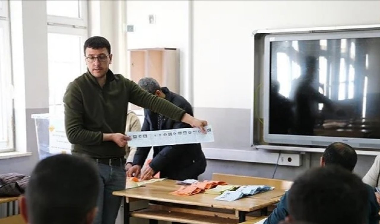 Sandıklar açıldı, oy sayımı başladı