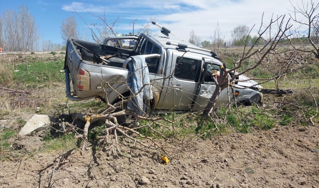 Konya’da kamyonet tarlaya devrildi! Sürücü yaralandı