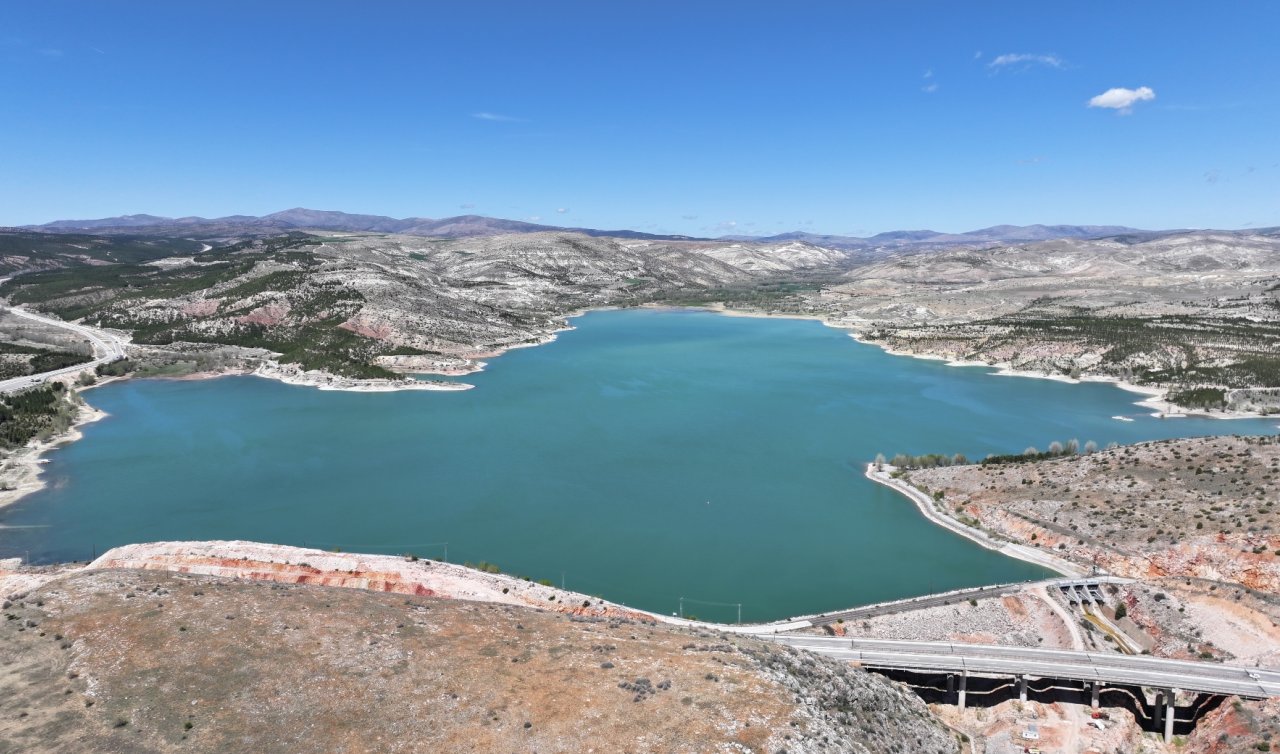 Konya’nın gözde barajında sular çekildi