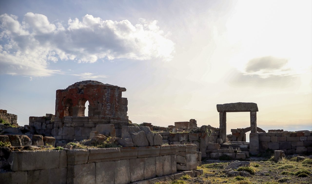 Konya-Karaman sınırında “Binbir Kilise“ bölgesinde dini yapılar tespit edildi!