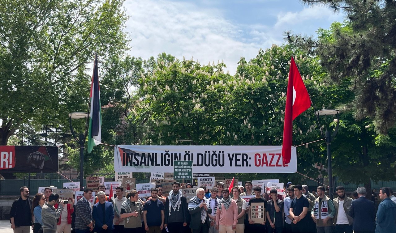 Konya’da üniversite öğrencileri ve akademisyenler “Kampüste Filistin Nöbeti“ eylemi yaptı