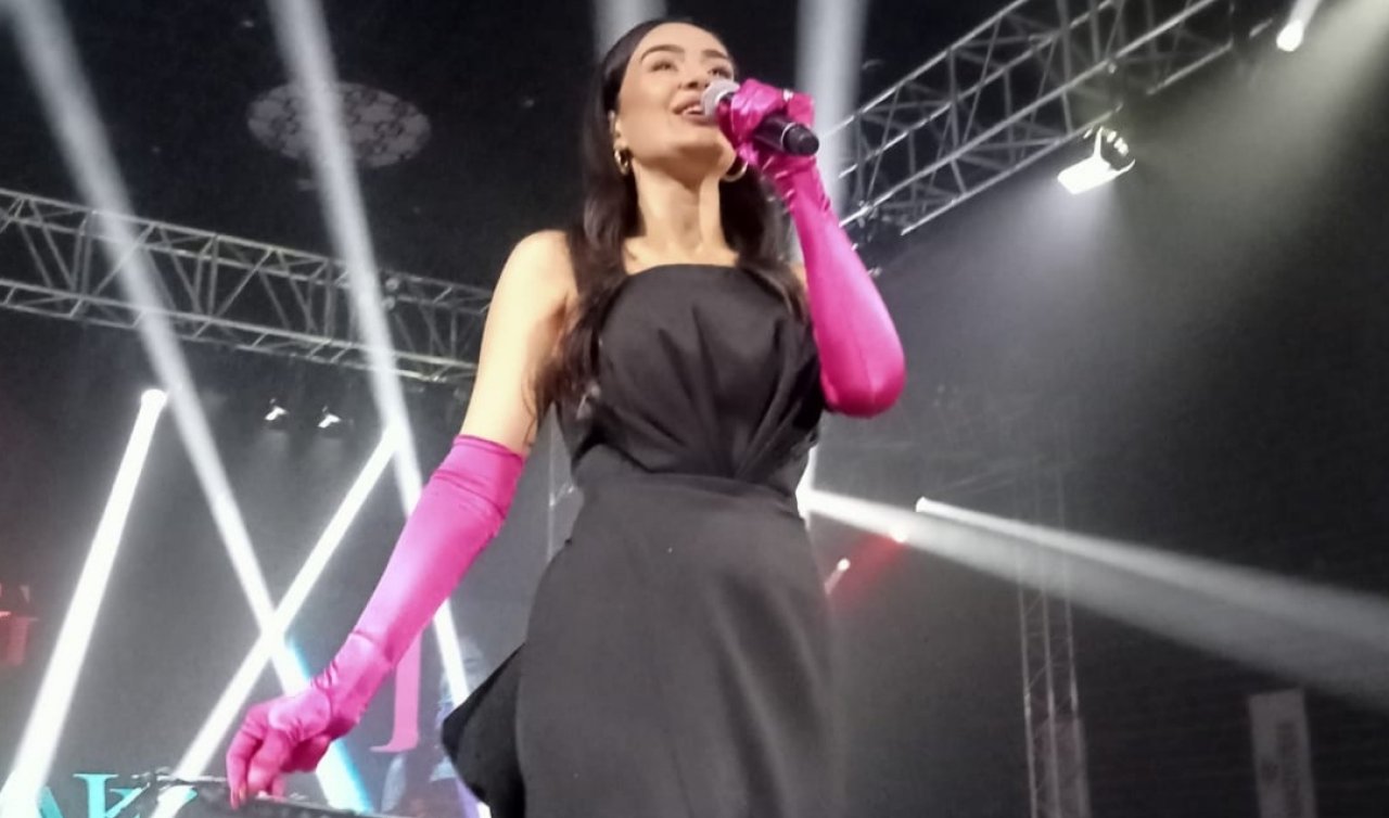 Elif Buse Doğan şarkılarıyla Konya’yı coşturdu!