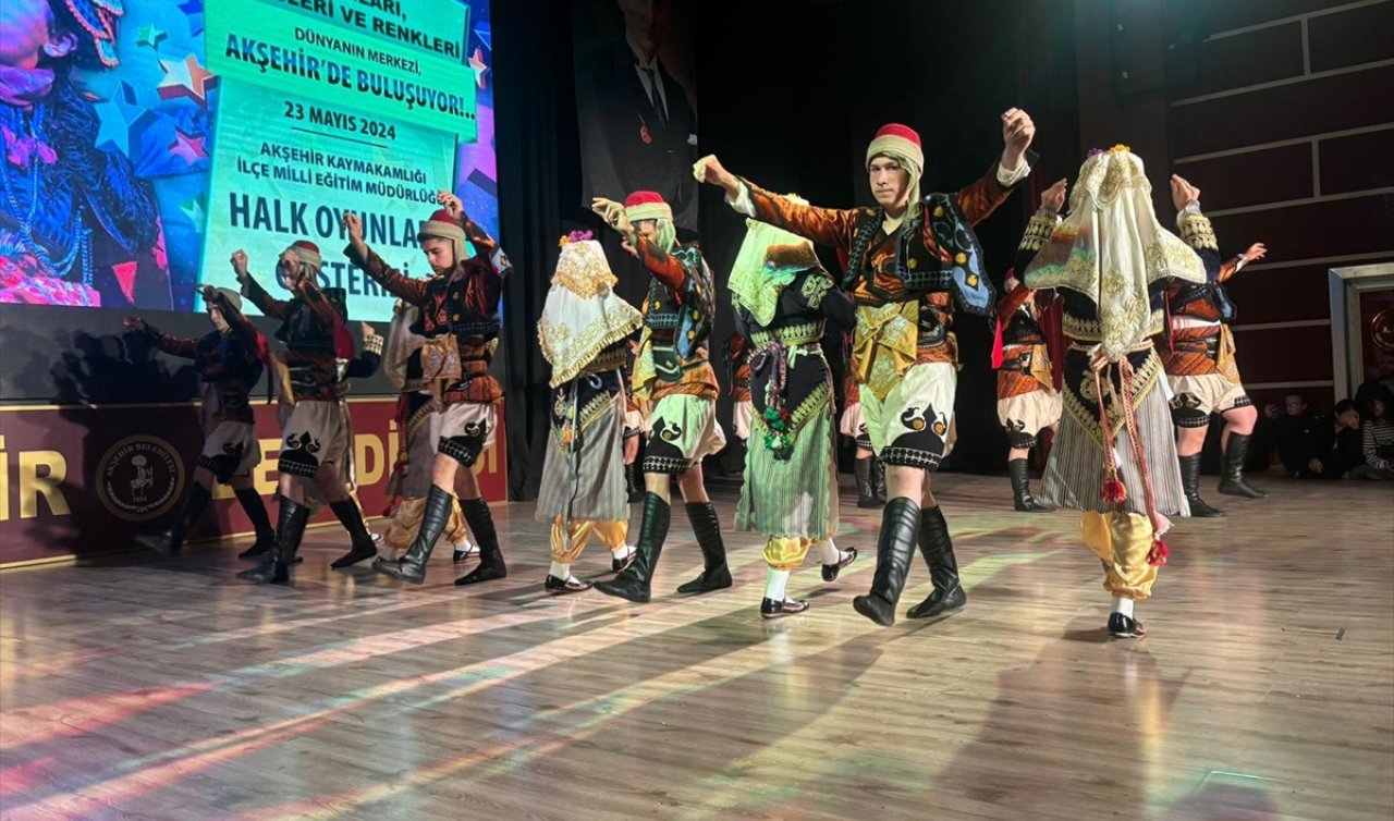  Konya’nın bu ilçesinde halk oyunları gösterisi düzenlendi