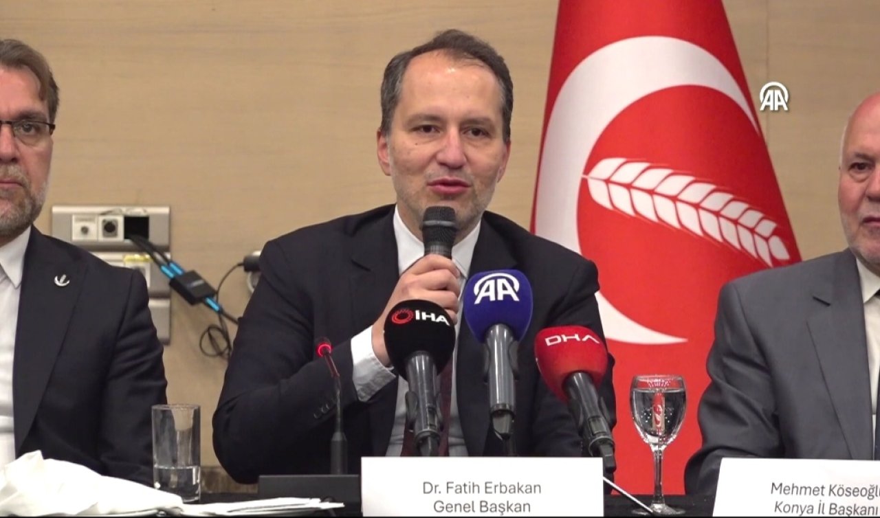 YRP Genel Başkanı Erbakan, Konya’da gazetecilerle bir araya geldi