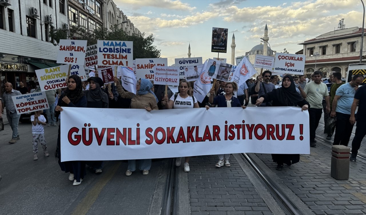  Konya’da “Başıboş köpek sorununa ’dur’ de“ etkinliği düzenlendi