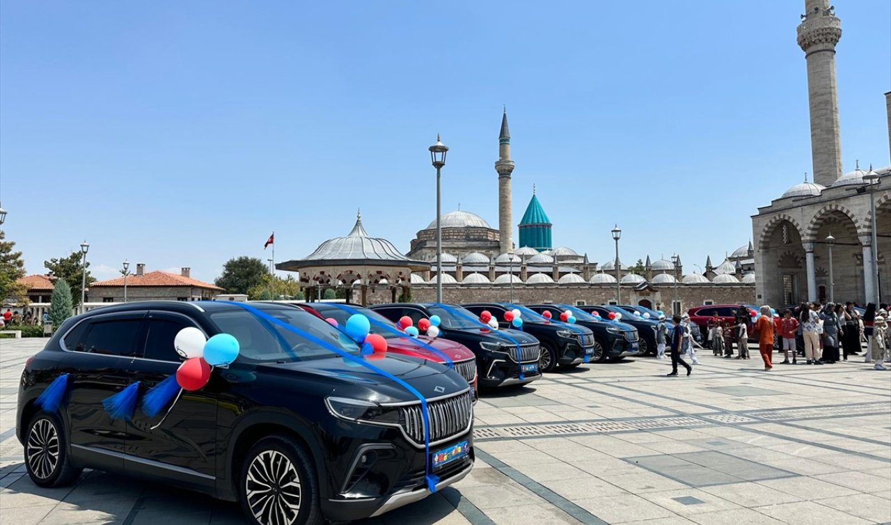 Konya’da sünnet şöleni! TOGG’lar sünnet arabası oldu! 