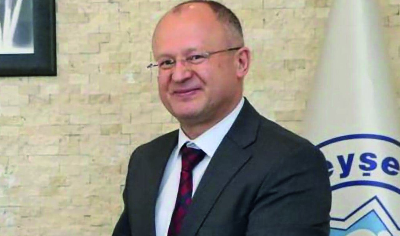  Konya’nın bu ilçesine gönlünü vermişti! Emniyet Müdürü emekliye ayrıldı