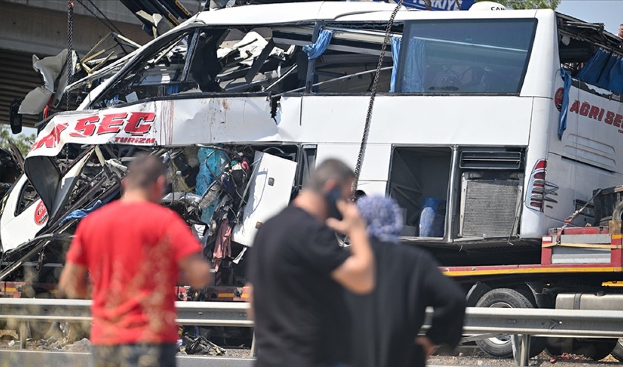 Ankara’da yolcu otobüsünün köprü ayağına çarptığı kazada ölü sayısı 11’e çıktı