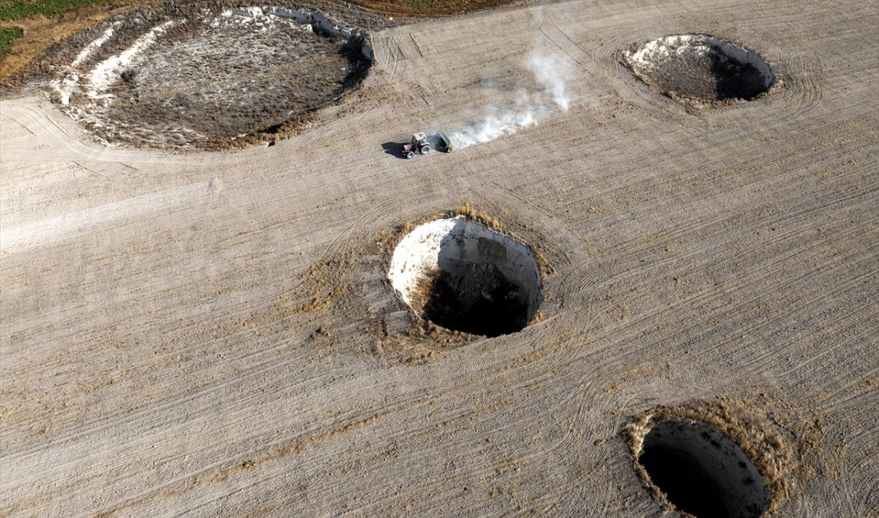  Konya’da 8 obruklu tarlada tüm tehlikeye rağmen hububat ekildi! 