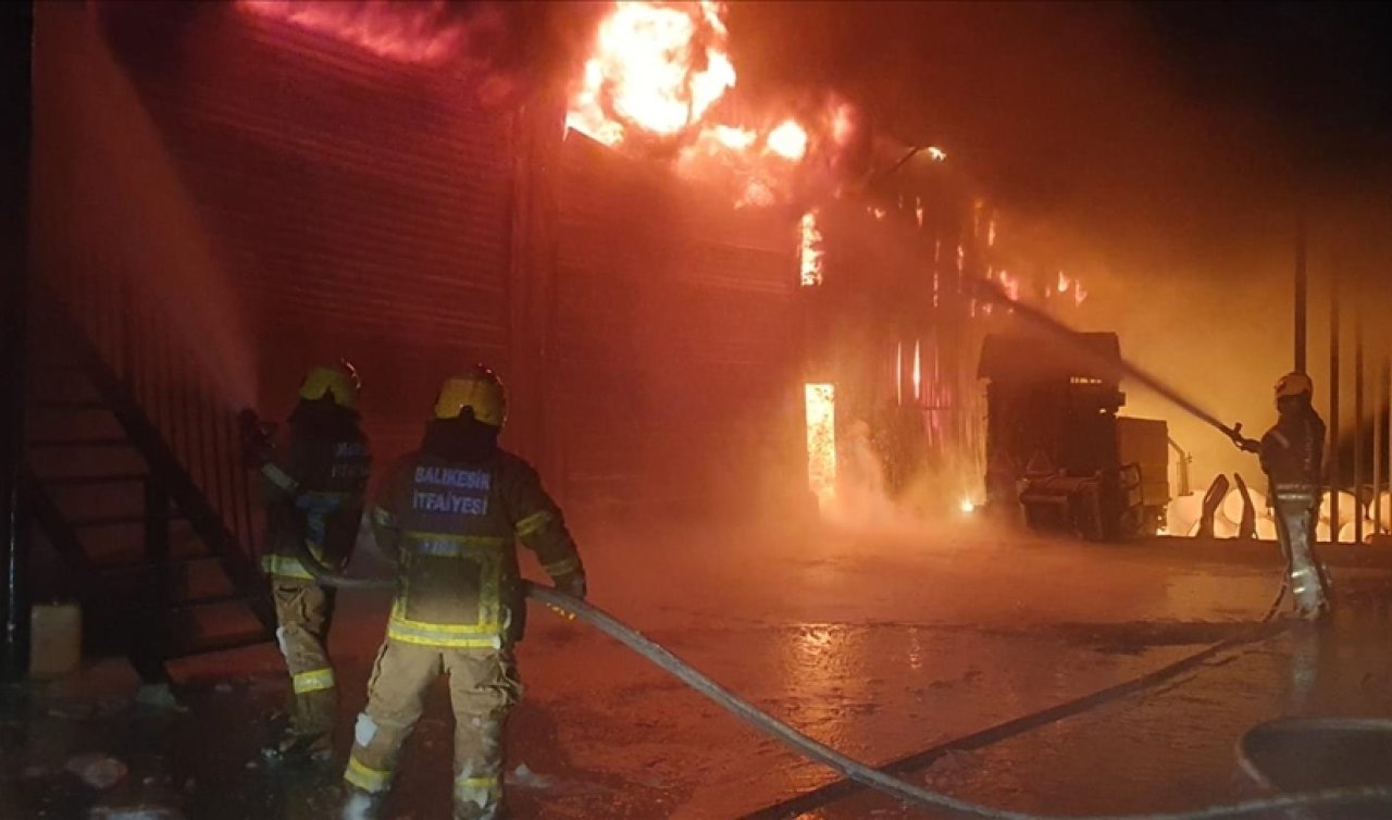 Balıkesir yem fabrikasında çıkan yangın söndürüldü!