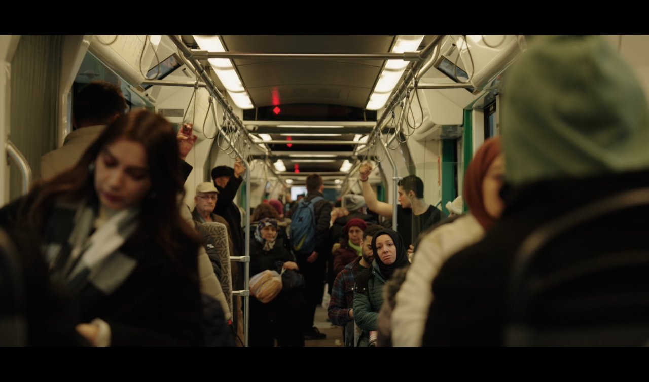  Konya’da yolcular hiç beklemiyordu! Tramvayda dikkat çeken duyuru!