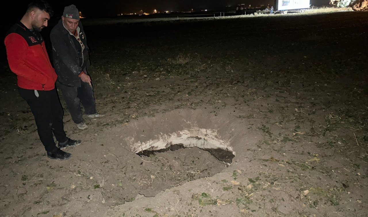 Konya’da pancar sökümü sırasında tarlada obruk oluştu