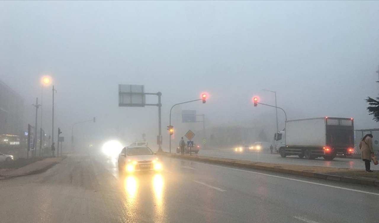 Konya-Ankara karayolunda yoğun sis: Görüş mesafesi azaldı