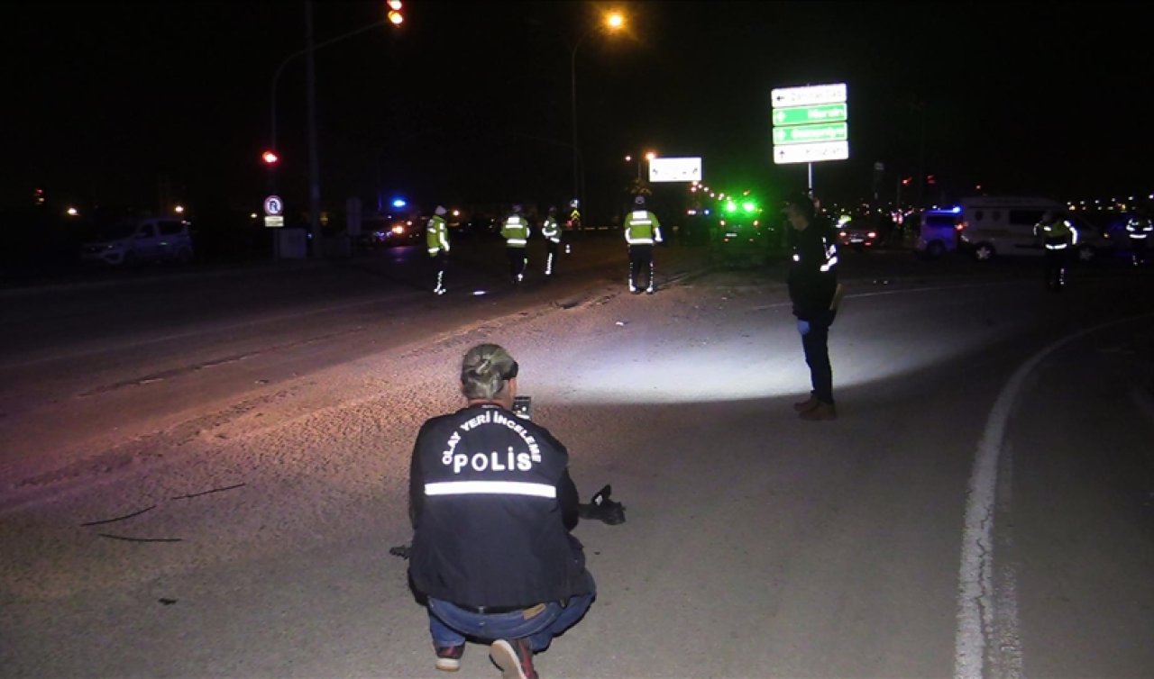 Adana’da uygulama noktasında otomobilin çarptığı polis şehit oldu