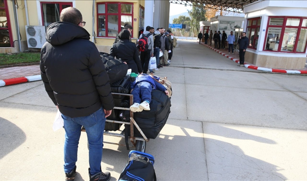  Hatay’da 3 sınır kapısıda Suriyeliler için açıldı!