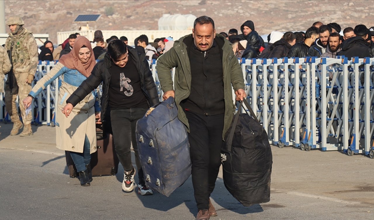  Türkiye’deki Suriyeliler ülkelerine doğru yola çıkıyor!