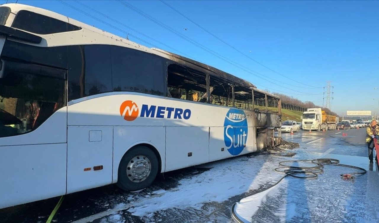  İstanbul’da yolcu otobüsünde çıkan yangın söndürüldü!