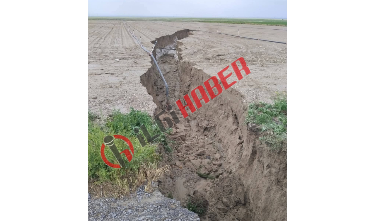 Konya’nın bu ilçesinde yeni tehlike: Yağmur sonrası göçük oluştu!