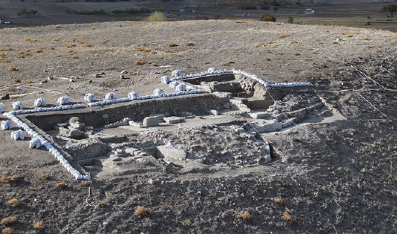  Konya’da lise öğrencileri elek ve fırça ile tarihi gün yüzüne çıkarıyor