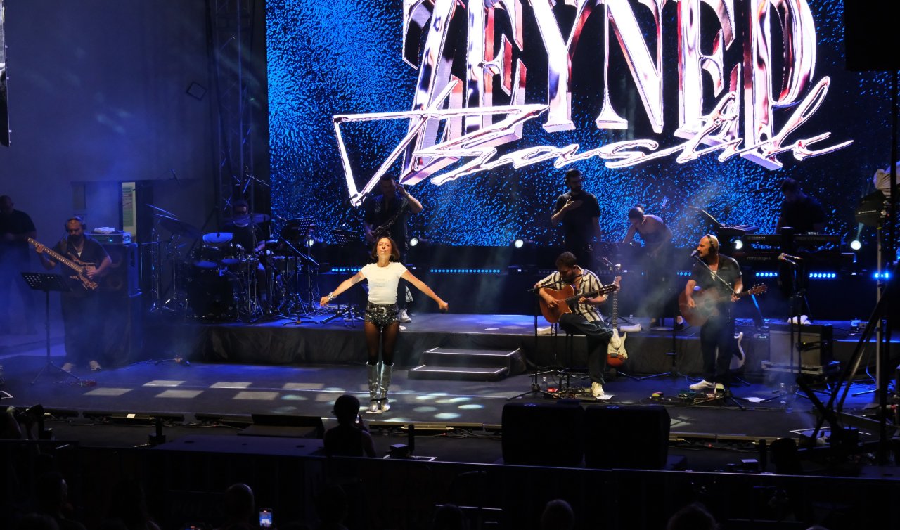 Zeynep Bastık Akşehir’de sahne aldı: “Harbiye gibi bir sahne!”